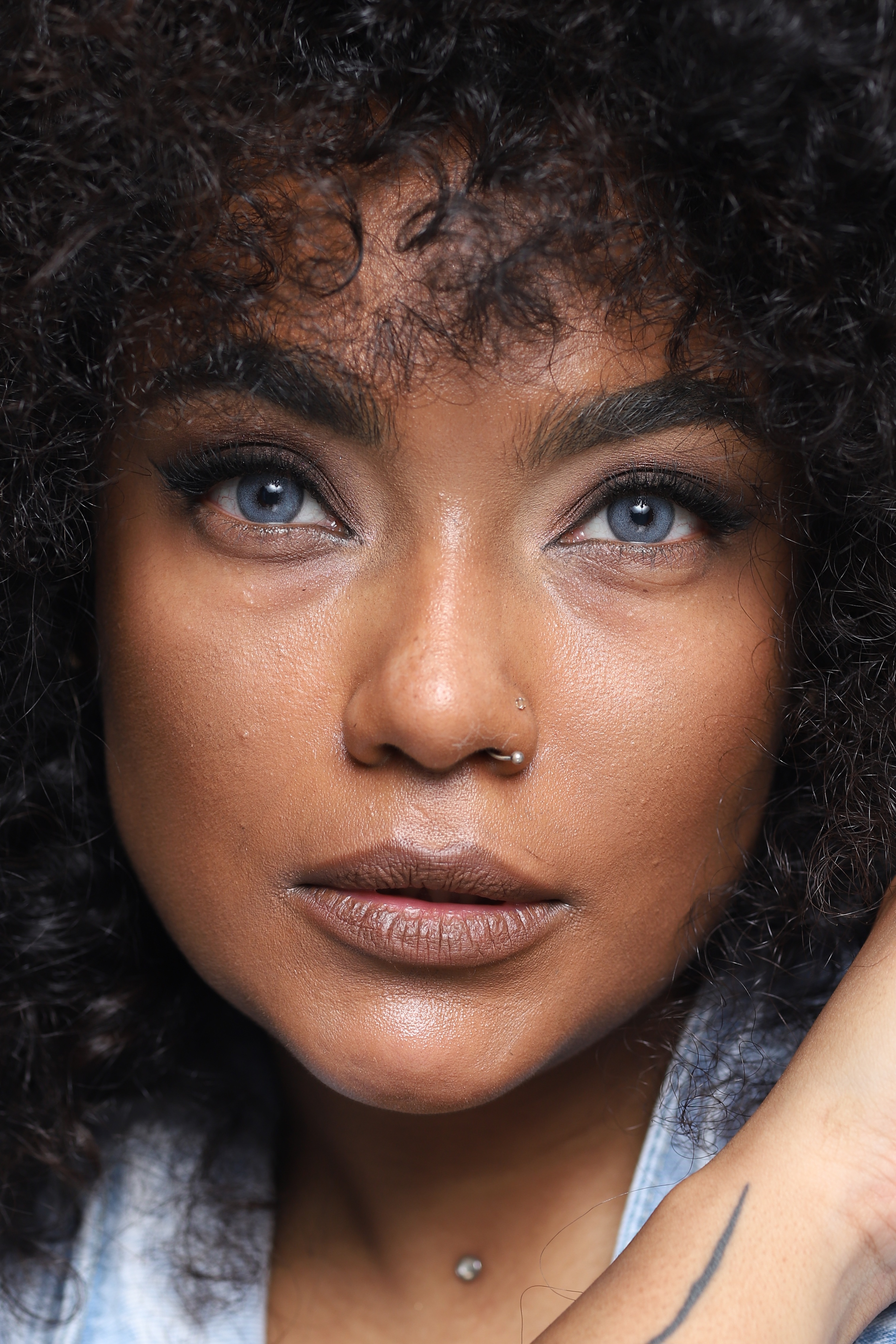 لنز رنگی هرا گریس رمانتیک بلو GRACE ROMANTIC BLUE