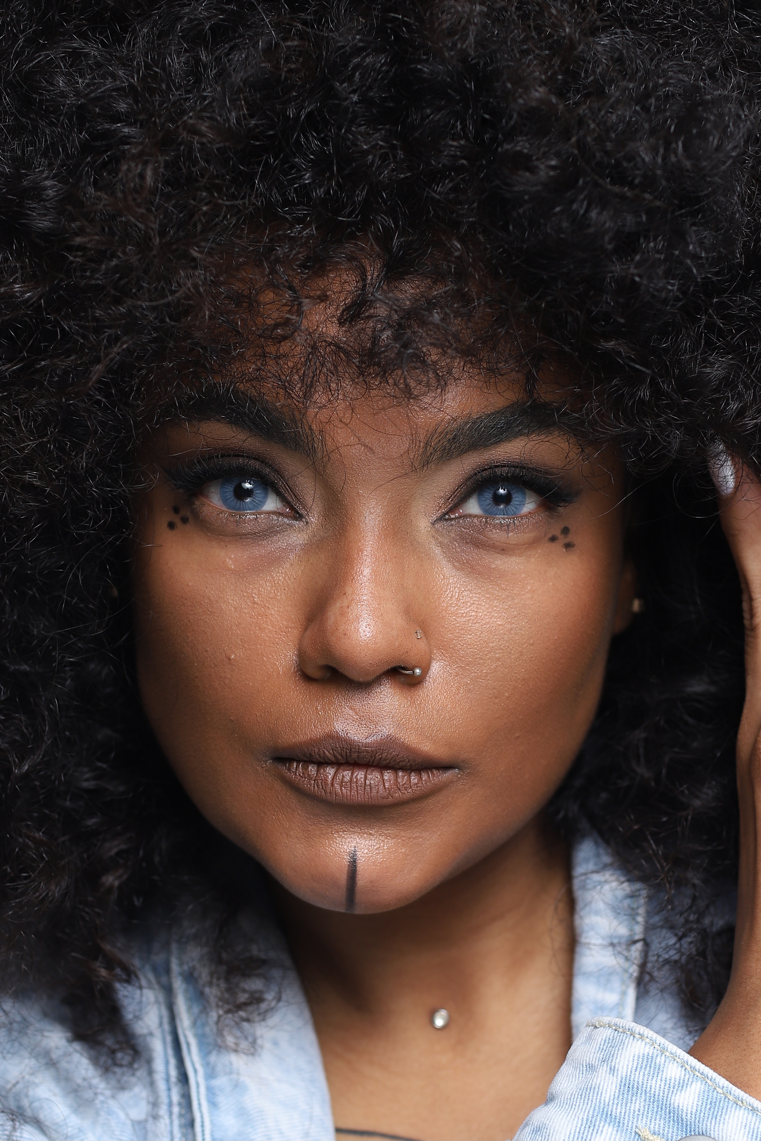 لنز رنگی رویال ویژن شنل بلو ROYAL VISION CHANEL BLUE