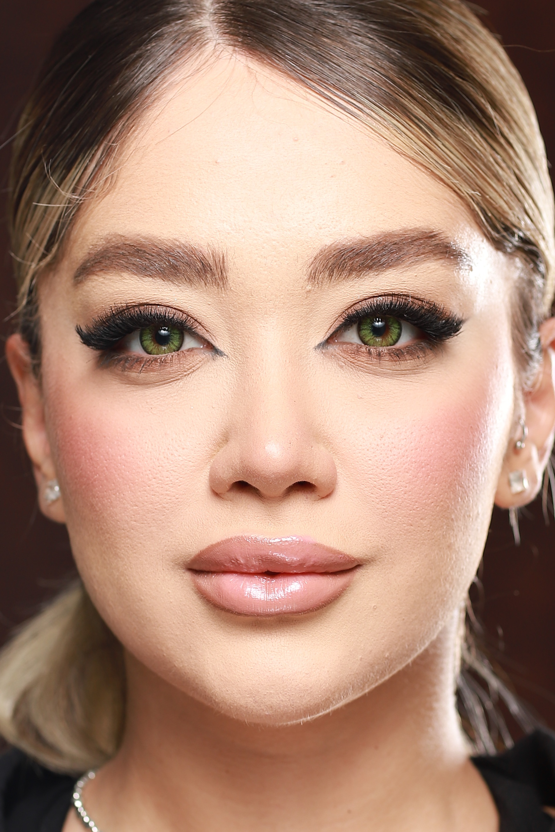 لنز رنگی هرا گریس لومینس گرین GRACE LUMINOUS GREEN